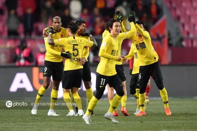 中超争冠、保级最后冲刺，艾比森见证绿茵场上的起落沉浮