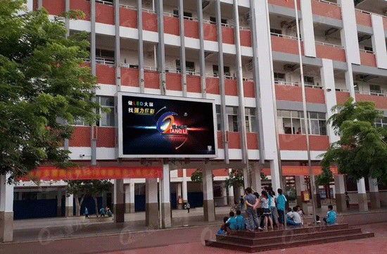强力巨彩显示屏多点“开花”