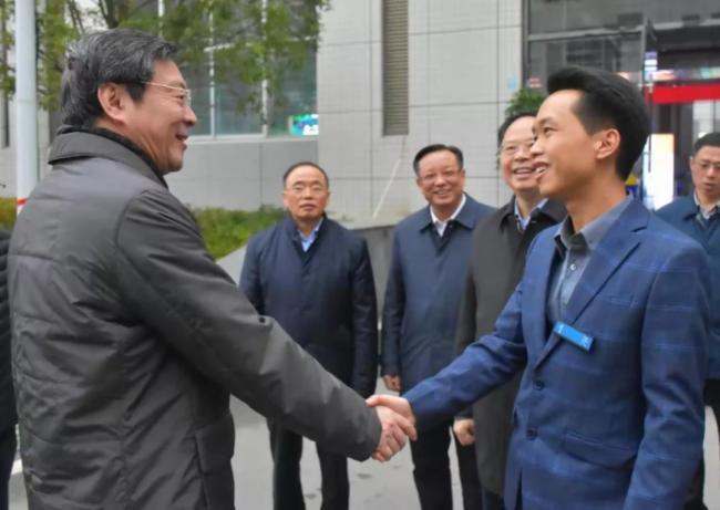 湖南省委书记杜家毫在怀化调研时考察（合利来）董事长舒灿全程陪同