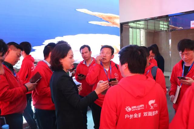 高尖精活动——2019年度慧聪LED显示屏行业十佳品牌企业产品推介会为第二天十佳品牌走访活动添彩