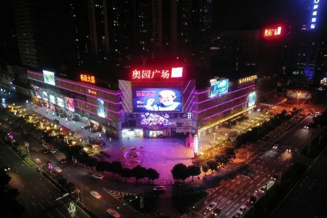 致敬最美她力量 | 广东近千地标亮灯庆妇女节110周年