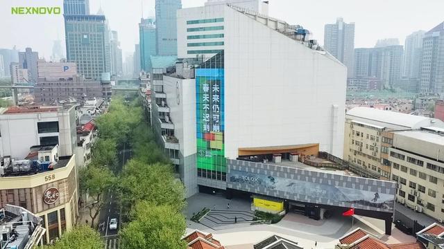 晶泓透明屏助力百年淮海路改造转型，引燃商业新范