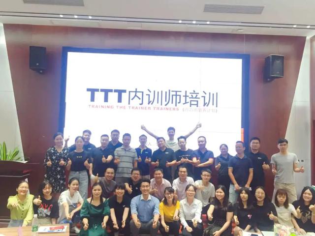 深德彩董事长徐陈爱先生组织筹集防疫物资，捐赠母校