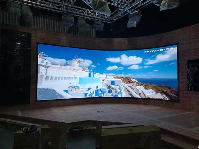 美出天际的LED弧形屏，你不心动吗？