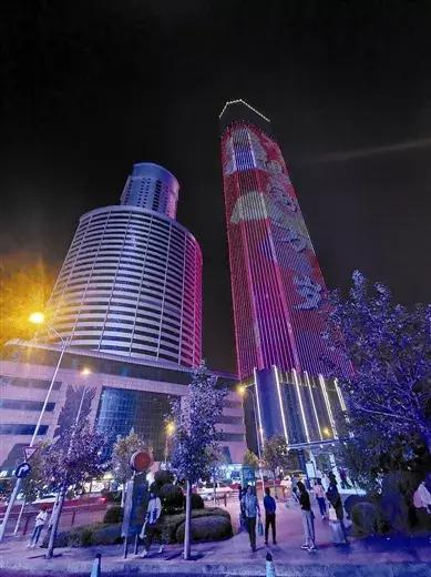 洲明携柏年智能用灯光献礼，致敬祖国70华诞