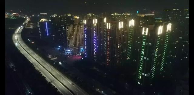 洲明携柏年智能用灯光献礼，致敬祖国70华诞