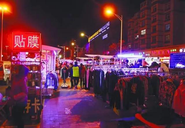 从“摆摊神车”到“地摊经济”定制显示屏,我们学到了什么? 从“摆摊神车”到“地摊经济”定制显示屏,我们学到了什么?