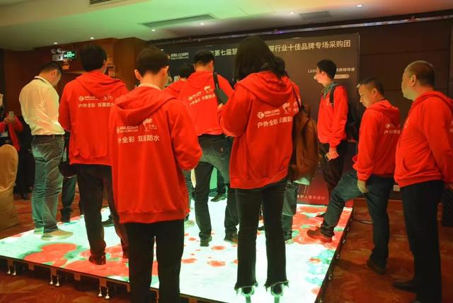 高尖精活动——2019年度慧聪LED显示屏行业十佳品牌企业产品推介会为第二天十佳品牌走访活动添彩
