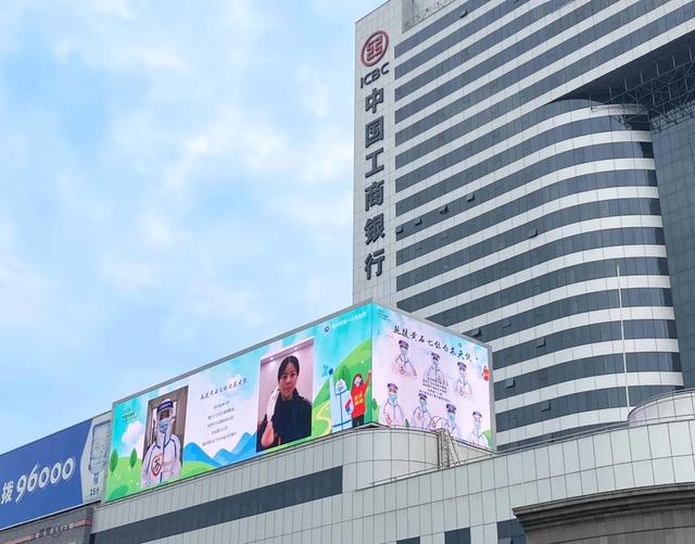 视爵光旭在常州文化宫商圈核心地带打造-L型转角屏