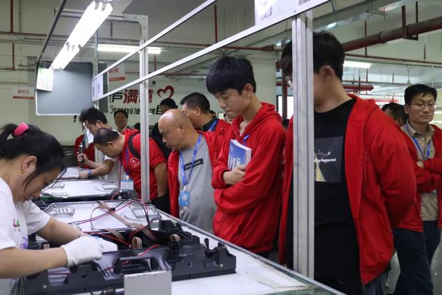 高尖精活动——2019年度慧聪LED显示屏行业十佳品牌企业产品推介会为第二天十佳品牌走访活动添彩