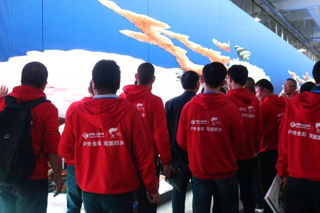 高尖精活动——2019年度慧聪LED显示屏行业十佳品牌企业产品推介会为第二天十佳品牌走访活动添彩