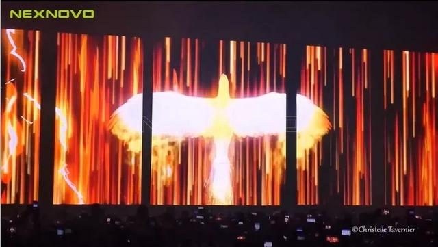 继U2乐队之后，又一大咖世界巡演选择晶泓LED透明屏