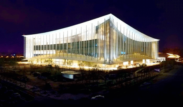 西安国际会展中心夜景惊艳亮相