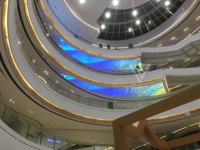 铁歌透明贴膜屏亮相泗洪吾悦广场