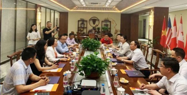联诚发LTV终端一体机及5G智慧灯杆项目再获政府领导莅临调研指导！