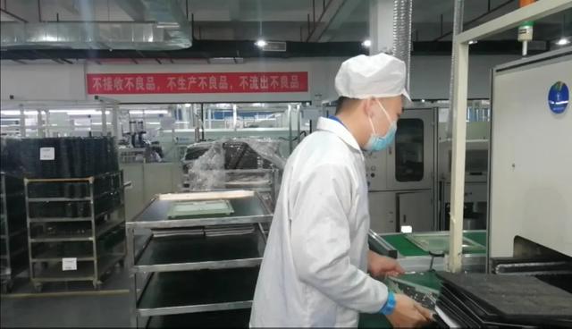 深德彩董事长徐陈爱先生组织筹集防疫物资，捐赠母校