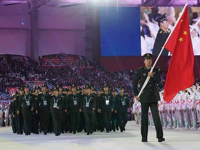 全球量产0.7全倒装MiniCOB初次亮相，AET助力军运会开幕式直播