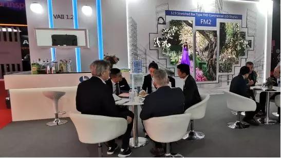 心中有客户 疫情挡不住 | 联建光电大屏惊艳荷兰ISE展