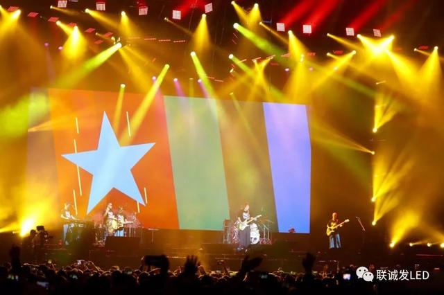 伍佰&China Blue“Rock Star2019演唱会”福州站震撼开唱