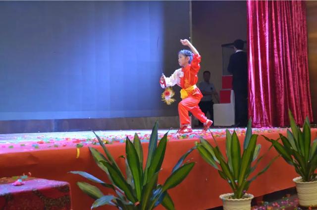广东南方卫视协同合利来集团开创年会新模式：深圳+湖南联欢盛典同步进行！