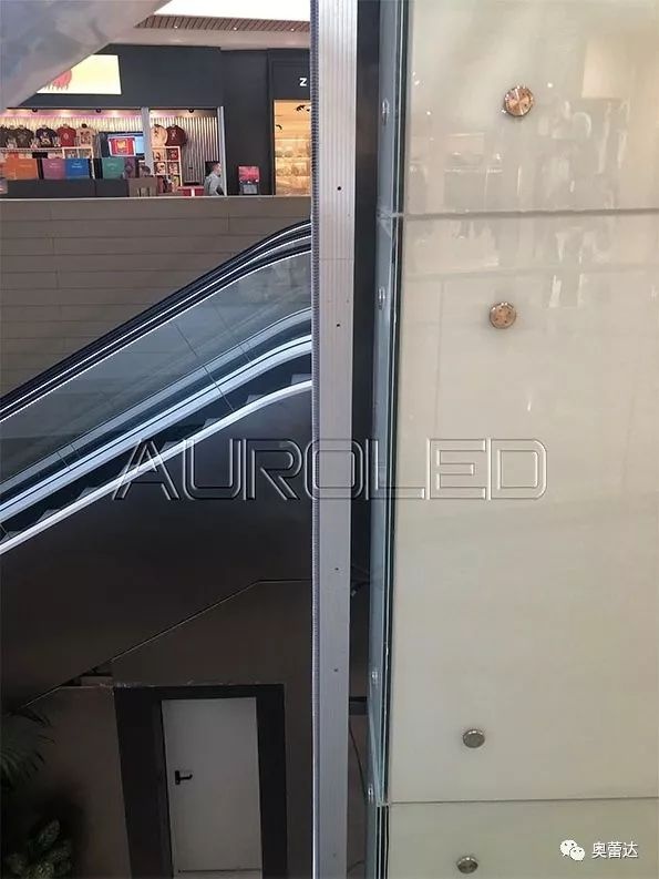 奥蕾达LED透明屏闪耀Lagoh购物中心