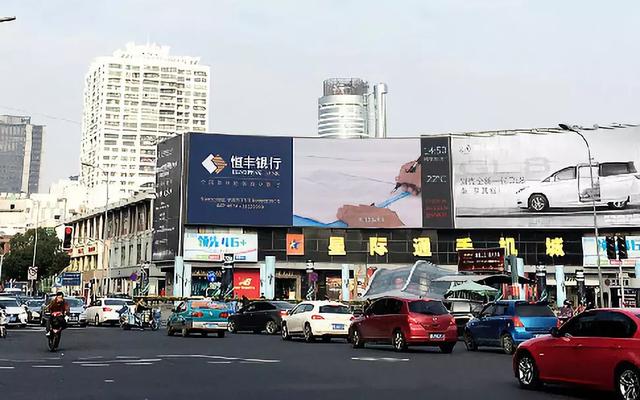 户外LED屏的媒体形式，动感强，视觉冲击强烈