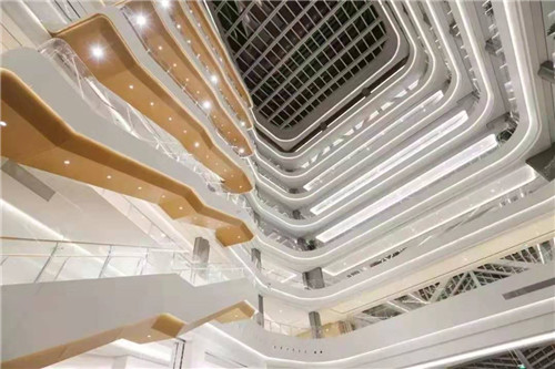 牵手腾讯！联建光电大屏见证全球最大写字楼建成