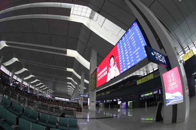 下一站，出发！兰州西高铁站，艾比森让出行更从容