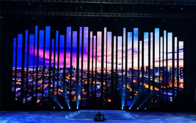 东南亚运动会开幕式，艾比森上演“极限挑战”