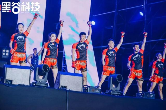 深德彩化身舞美艺术创造者，点燃威海之夜