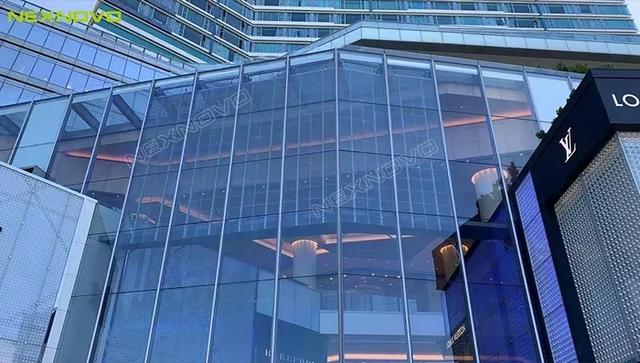 建筑媒体新动力-晶泓LED透明屏扮靓澳门国际时尚都会