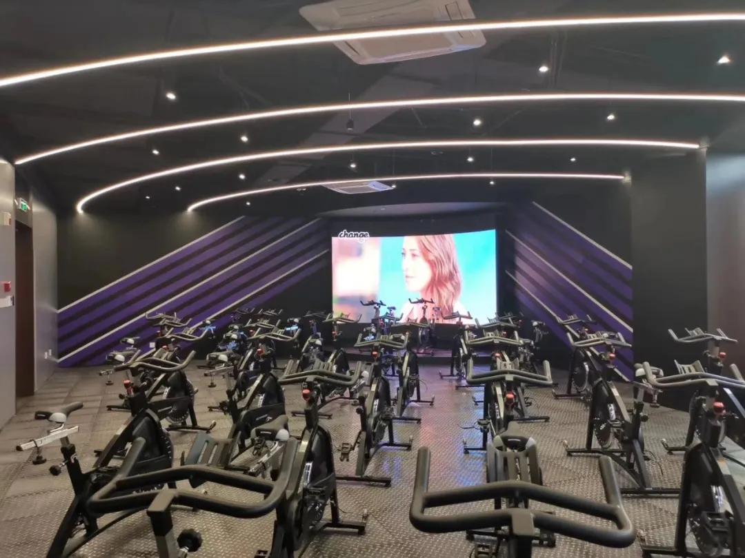 助力第24届宁波国际服装节！联建光电700㎡创意屏闪耀太平鸟集团总部