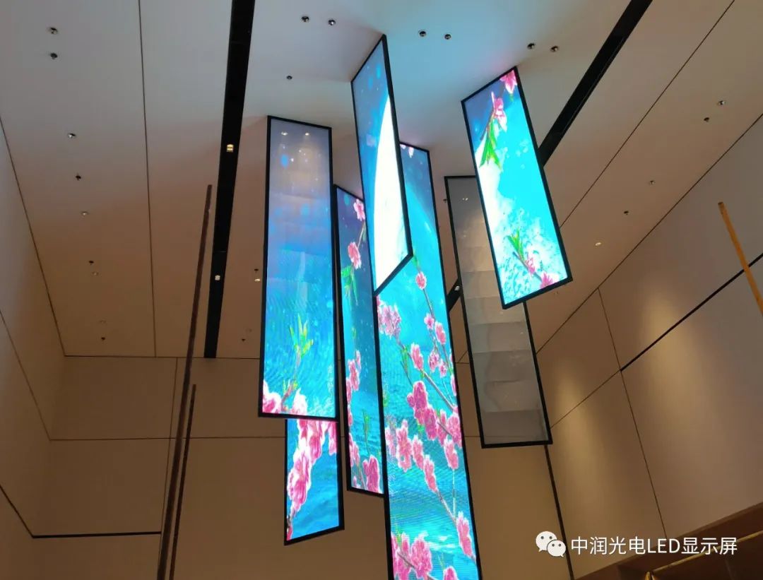 中润LED贴膜屏案例，当创意遇上创意，当创意遇上创意，谁惊艳了谁？