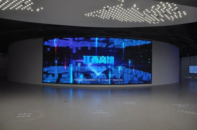 世界VR大会 | 利亚德900m&sup2;显示屏点亮中国VR第一城