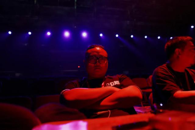 2020青春芒果夜，这个舞台就耀这YOUNG炫！