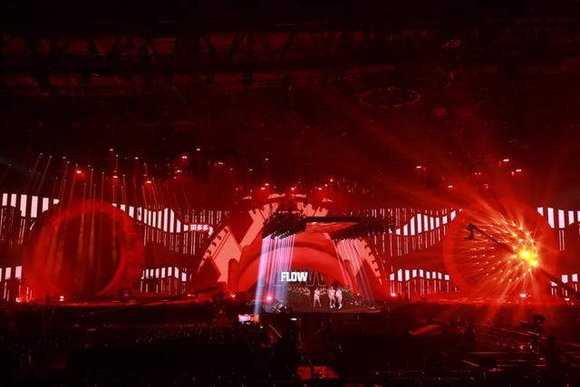 2020青春芒果夜，这个舞台就耀这YOUNG炫！