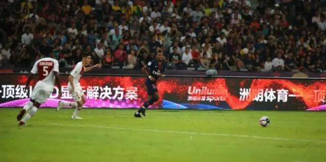 洲明大屏点亮蓉城，全民共迎2021成都大运会！