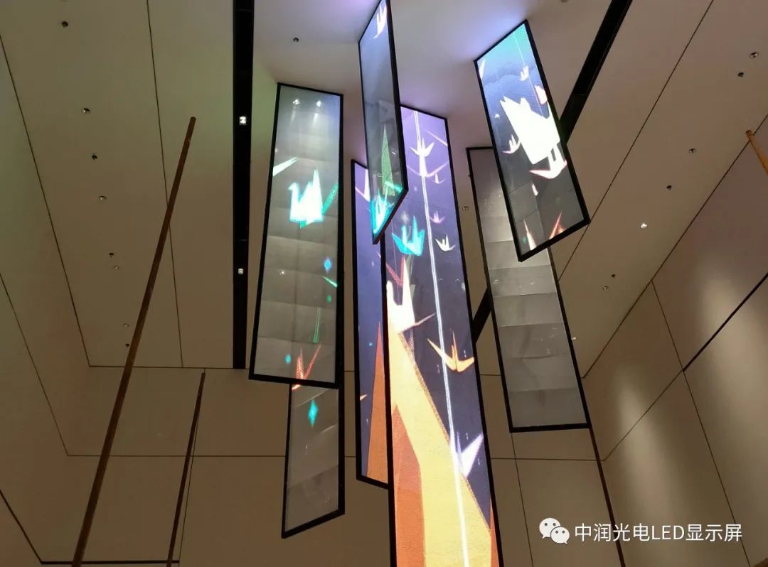 中润LED贴膜屏案例，当创意遇上创意，当创意遇上创意，谁惊艳了谁？