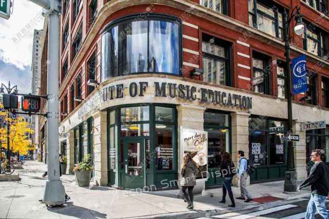 智慧灯杆、LED灯杆屏成为彰显的是城市的魅力与文化特色的靓丽风景线