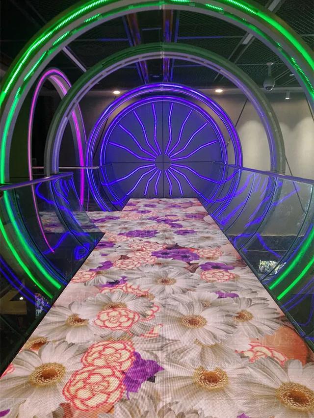 谈谈“LED智慧互动地砖屏”的吃喝玩乐 谈谈“LED智慧互动地砖屏”的吃喝玩乐