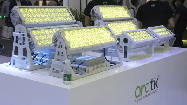 吐槽归吐槽，我们发现了光亚展好的一面