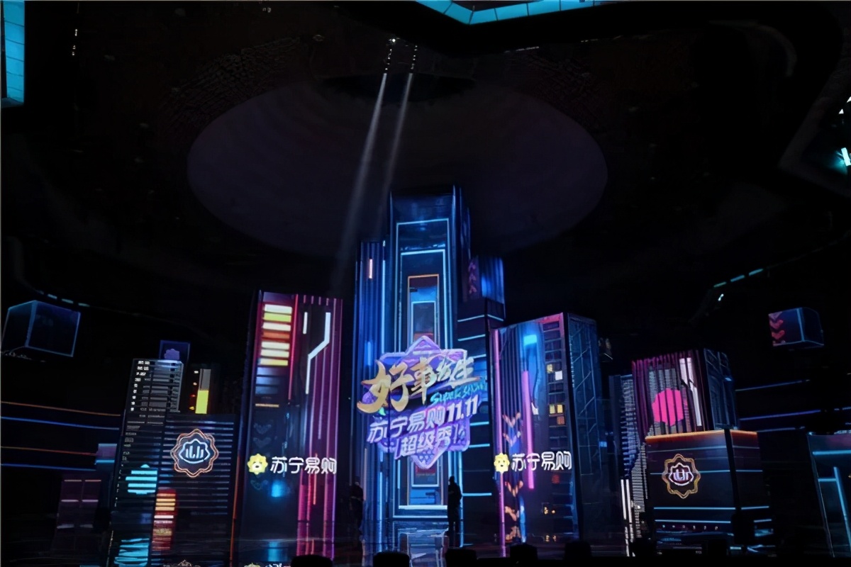 天猫舞台把上海的升降机都要过来了,苏宁双十一舞美打得过吗? 天猫舞台把上海的升降机都要过来了,苏宁双十一舞美打得过吗?