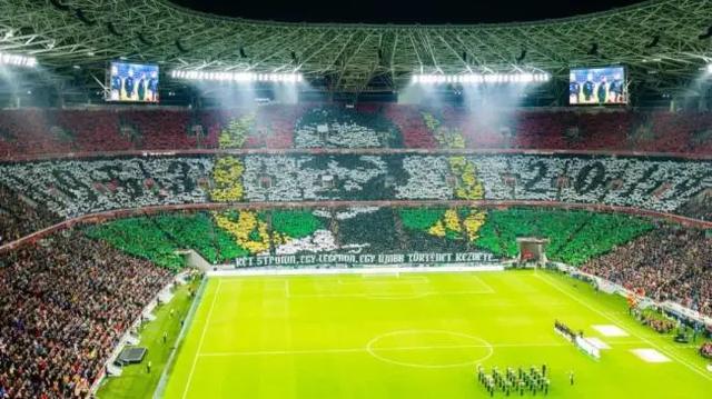 洲明大屏点亮蓉城，全民共迎2021成都大运会！