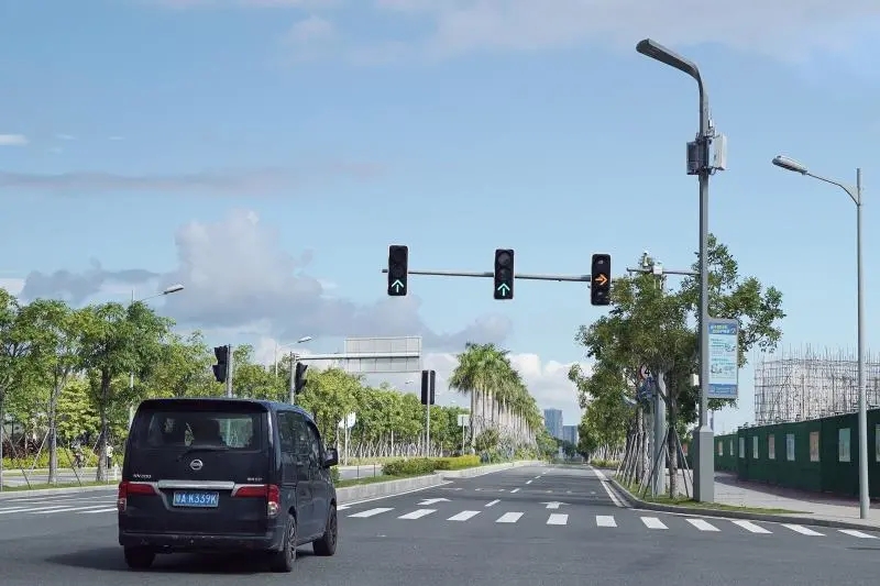 智慧路灯助广州南沙明珠湾起步区实现智能驾驶
