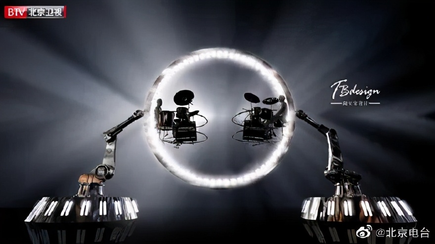 天猫舞台把上海的升降机都要过来了,苏宁双十一舞美打得过吗? 天猫舞台把上海的升降机都要过来了,苏宁双十一舞美打得过吗?