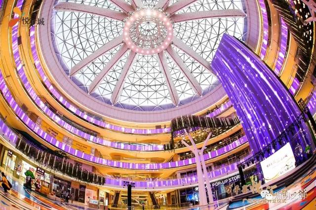 再造经典!洲明2400㎡LED屏助力悦汇城惊艳蝶变! 再造经典!洲明2400㎡LED屏助力悦汇城惊艳蝶变!