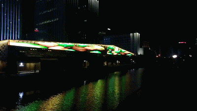 洲明再造网红景点！1400㎡创意屏点亮宁波“曼哈顿”！