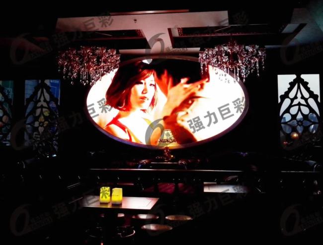 LED大显示打造的时尚酒吧 简直不要太美太酷炫！