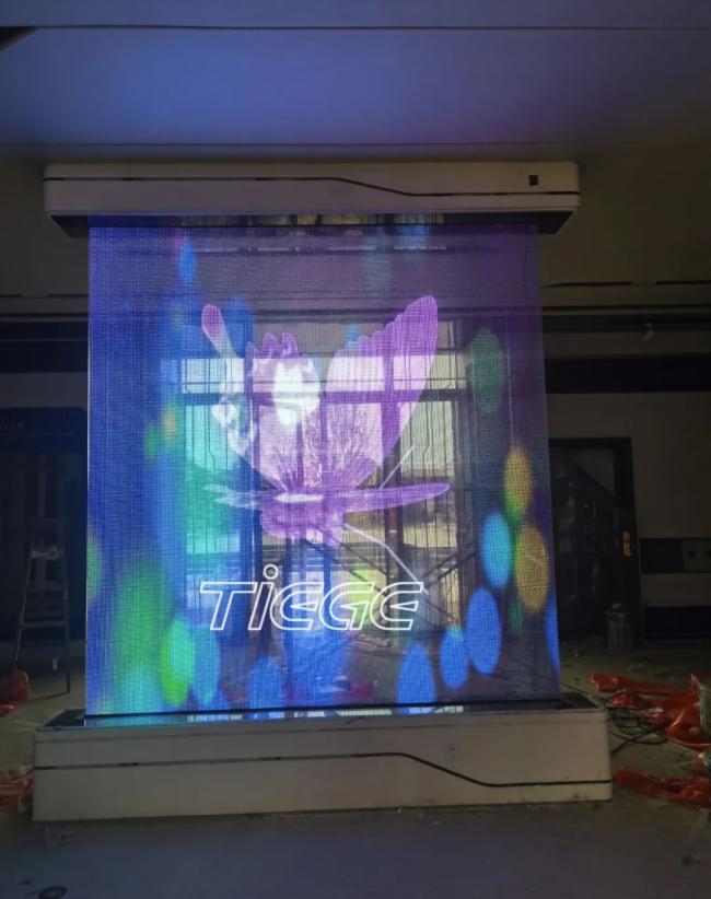 铁歌贴膜屏赋能国际进口博览会TISSOT名表橱窗屏
