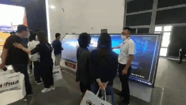 AET新品QCOB亮相IFC，四大看点劲爆来袭